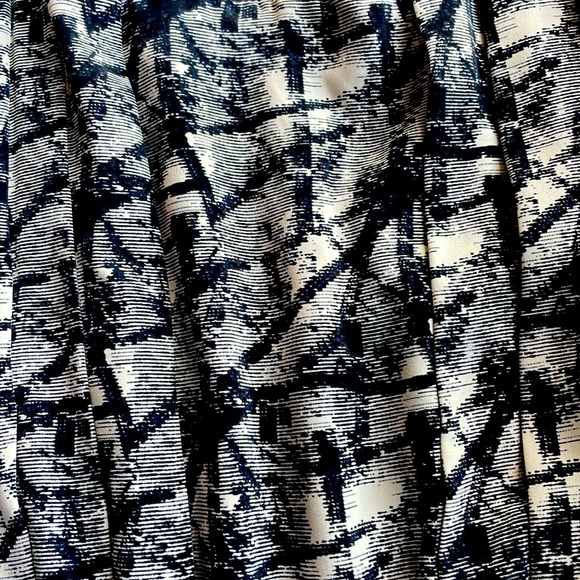 LOVE 21 Abstract Mini Casual dress - Picture 3 of 4